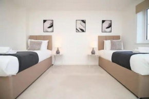 4 BR | Free Parking | Garden